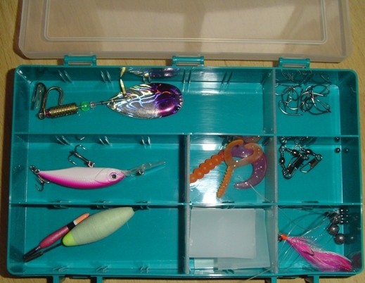 Krabička s rybářskými drobnostmi